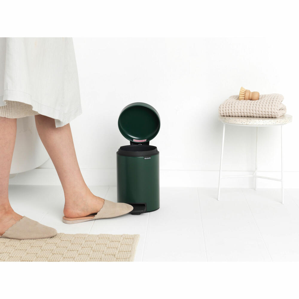 Brabantia NewIcon pedal bin, waste bin, trash can, steel, pine green, 3 L, 304002